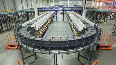 Уникальные решения COMITAS для склада Gloria Jeans